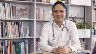 Dr Justin Tse encouraging Victorians to get up to date with their cancer screening